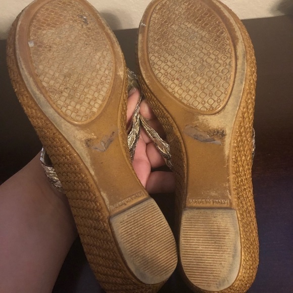 Tuscany Easy street flip flop sandal wedge gold bands 7.5WW - Picture 8 of 8